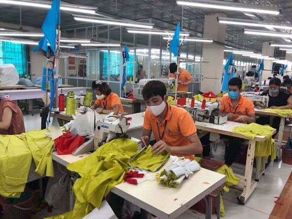 'Không tăng lương tối thiểu, người lao động không sống nổi'