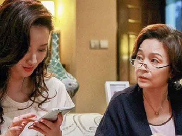 Mẹ chồng với chị chồng đòi 'ké' dùng két sắt, cô dâu trẻ cương quyết tỏ thái độ còn dân tình khuyên vội: 'Chạy ngay đi!'