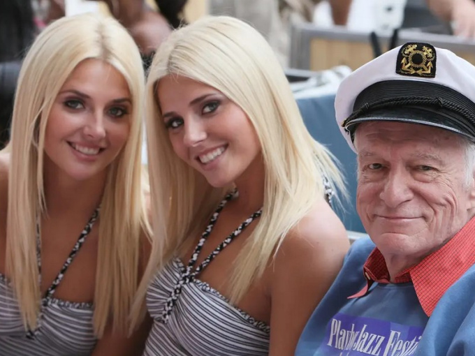 Chị em siêu mẫu sinh đôi kể về 'chuyện ấy' như bị hiếp dâm với ông trùm Playboy, tiết lộ những bí mật bệnh hoạn khác