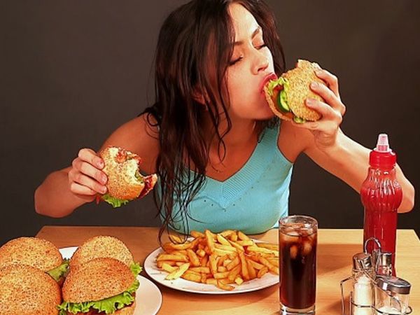 Những thói quen ăn uống rút ngắn tuổi thọ, gây 'đoản mệnh', đáng tiếc rất nhiều người mắc phải