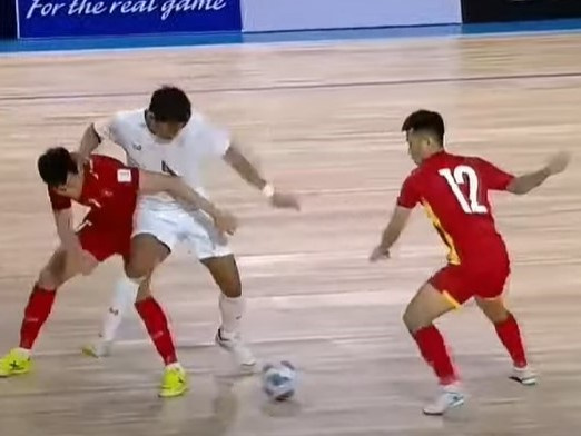 Tuyển futsal Việt Nam tuột chiến thắng trận ra quân giải ĐNA
