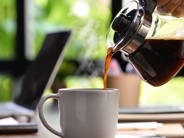 Điều gì xảy ra khi bạn uống cà phê trước khi ăn sáng?
