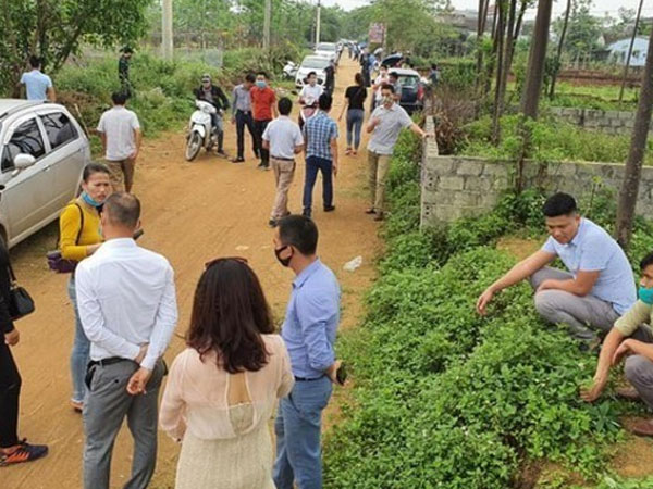 Cả làng đi buôn đất, truyền nhau cơ hội hốt tiền tỷ