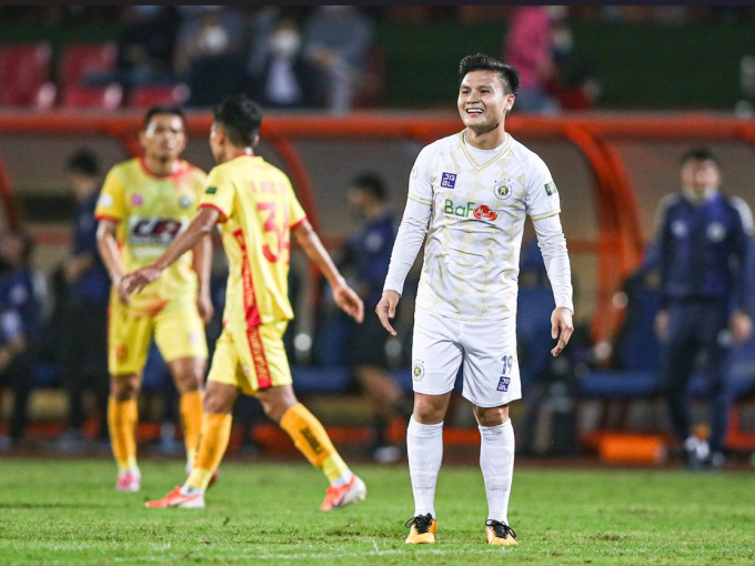 Quang Hải có thể đá thêm 2 trận nữa cho Hà Nội FC