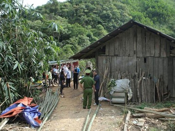 Vụ hàng xóm dùng xà beng sát hại 3 bà cháu: Cháu bé 4 tuổi cũng đã tử vong trên đường đi cấp cứu