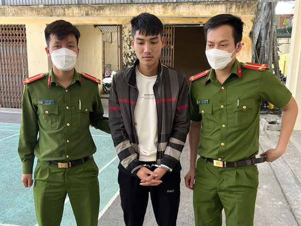 Thanh niên 9X vờ mua rồi táo tợn cướp 20 chỉ vàng