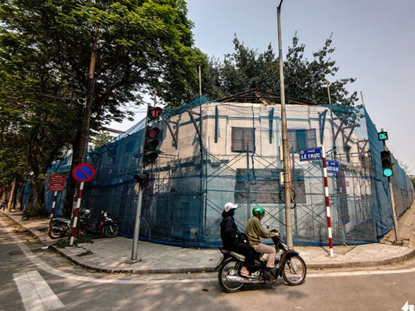 Bí thư Hà Nội yêu cầu dừng ngay phá dỡ tòa nhà 100 tuổi tại 61 Trần Phú