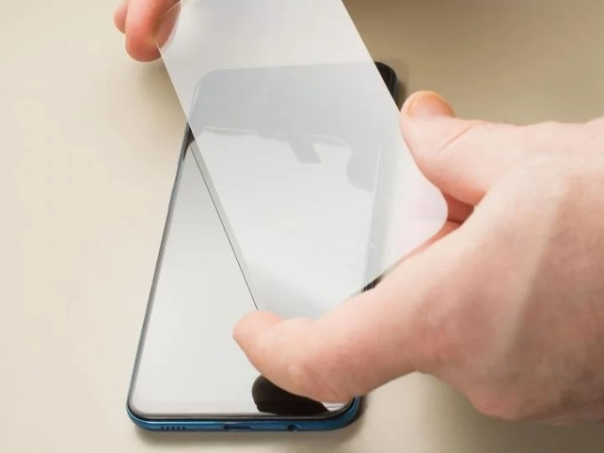 Smartphone có cần miếng dán bảo vệ màn hình?