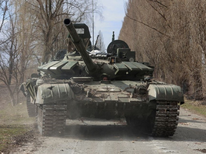 Quốc gia NATO đầu tiên gửi xe tăng 'làm quà' cho Ukraine
