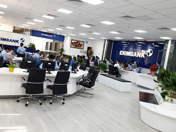 Ngân hàng Nhà nước yêu cầu Eximbank báo cáo việc bán cổ phiếu Sacombank