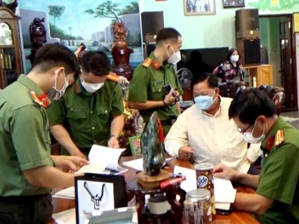 Khởi tố, bắt tạm giam nguyên Trưởng phòng CSGT Công an tỉnh An Giang