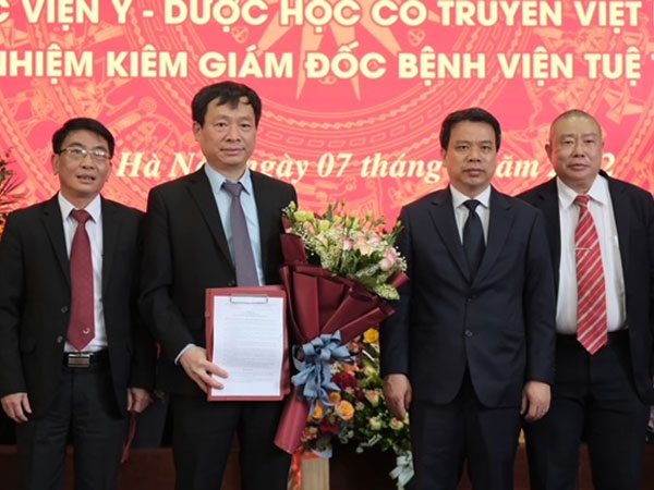 Bệnh viện Tuệ Tĩnh có giám đốc mới sau vụ y bác sĩ kêu cứu vì lương