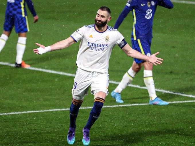 Ghi ghi 6 bàn trong 75 phút, Benzema tái hiện kỷ lục của Ronaldo ở Champions League