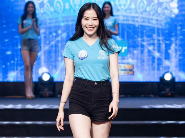 Nam Em lên tiếng sau lùm xùm dáng ngồi vô duyên tại Miss World Vietnam