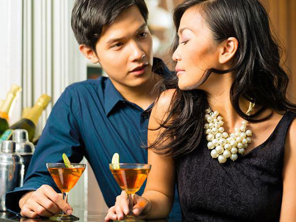 Trai đẹp khóc nghẹn vì cái kết chẳng thể ngờ cho 'mối tình' với bà chủ giàu có hơn 17 tuổi