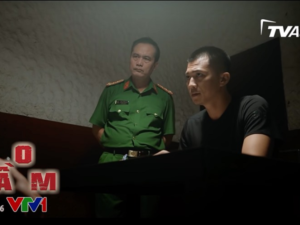 Bão ngầm tập 34: Hải Triều nghi ngờ đồng đội tiếp tay giúp sát thủ giết Toàn 'khỉ đốm' để bịt đầu mối