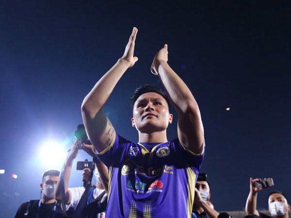 Quang Hải khóc khi nói lời chia tay Hà Nội FC: ‘Tôi sẽ không nói tạm biệt, mà là hẹn gặp lại’