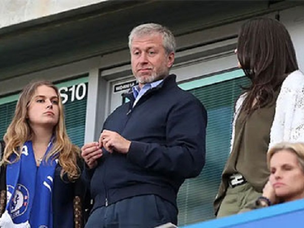 Abramovich 'nghèo đi trông thấy' so với các đối tác muốn mua Chelsea