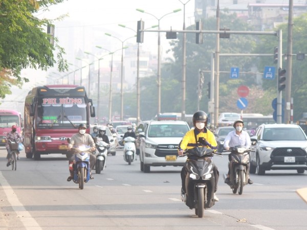Đường phố Hà Nội thông thoáng trong ngày đầu nghỉ lễ Giỗ Tổ Hùng Vương