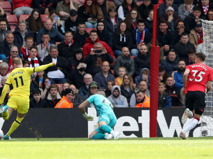 Werner hết 'chân gỗ', Chelsea đại thắng Southampton