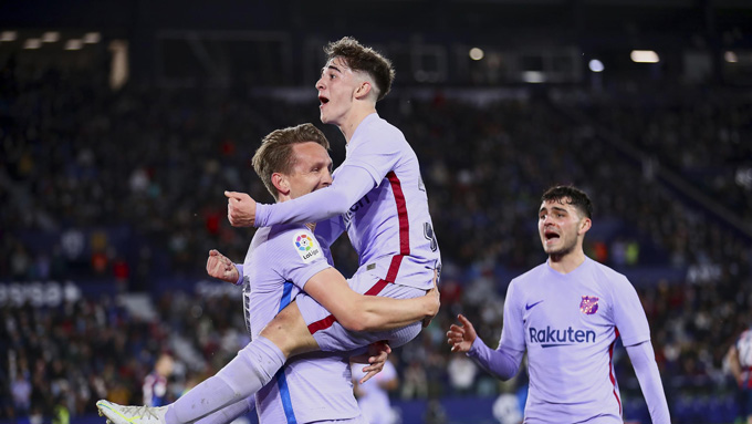 Barca thắng ngược siêu kịch tính