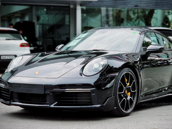 Tận thấy Porsche 911 Turbo hơn 15 tỷ của ông Đặng Lê Nguyên Vũ