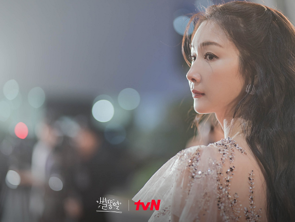 Nhận vai cameo, Choi Ji Woo gây sốt với nhan sắc không tuổi, lấn át cả nữ chính Lee Sung Kyung