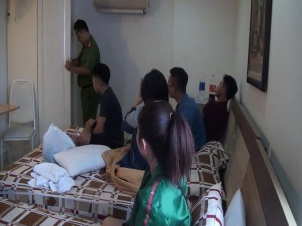 Bắt quả tang hơn 200 đối tượng 'mở tiệc' ma túy trong khách sạn ở Bắc Ninh