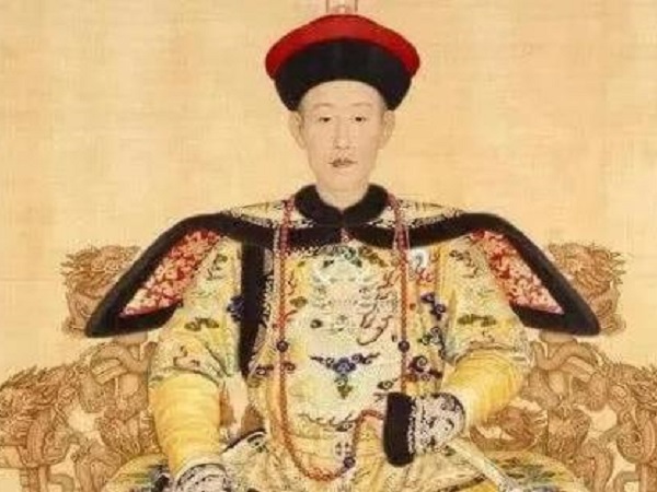 Năng lực của Gia Khánh kém hơn anh trai nhiều lần, tại sao Càn Long thông minh một đời lại vẫn chọn Gia Khánh làm người kế vị?