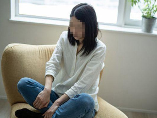 Chiếc thẻ từ rơi ra từ túi quần hé lộ bí mật đáng sợ của chồng