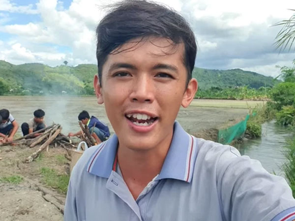 YouTuber 'nghèo nhất Việt Nam' bồi hồi khi nhắc về ngôi nhà cũ