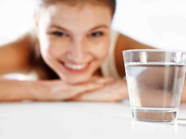 4 loại nước 'rẻ như cho' uống vào buổi tối giúp thải độc cơ thể