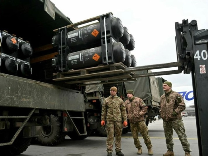 Lý do Mỹ cung cấp vũ khí mới uy lực hơn cho Ukraina