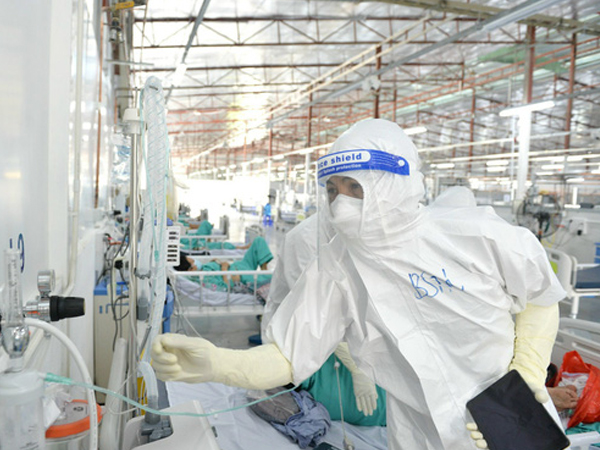 Ngày 15/4: Thêm 20.076 ca mắc COVID-19 mới, Hà Nội sẽ triển khai tiêm vaccine Moderna cho nhóm trẻ từ 5-12 tuổi vào ngày 17/4