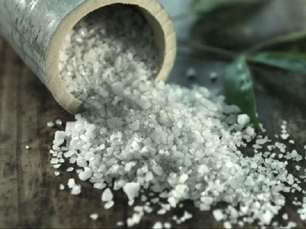 Nung 9 lần trong lửa 1.500 độ C, muối tre giá đắt khét 8,3 triệu đồng/kg