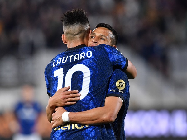 Kết quả Serie A: Inter và AC Milan tiếp tục đua vô địch