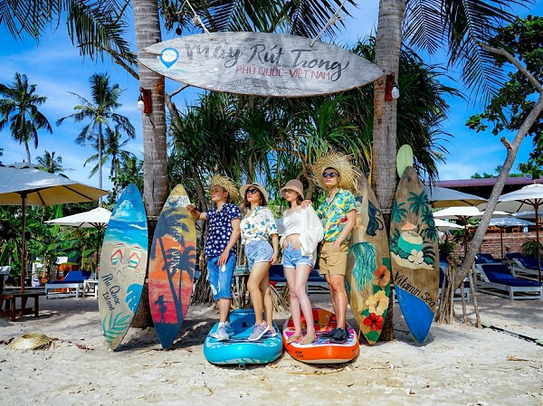 Dân Việt cuồng xuất ngoại: Tour đi nước ngoài 'cháy hàng' dịp lễ 30/4