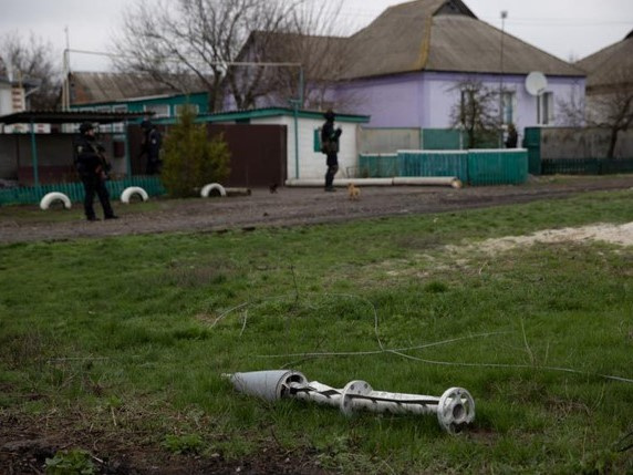 New York Times: Quân đội Ukraine sử dụng đạn chùm để đẩy lùi lực lượng Nga?