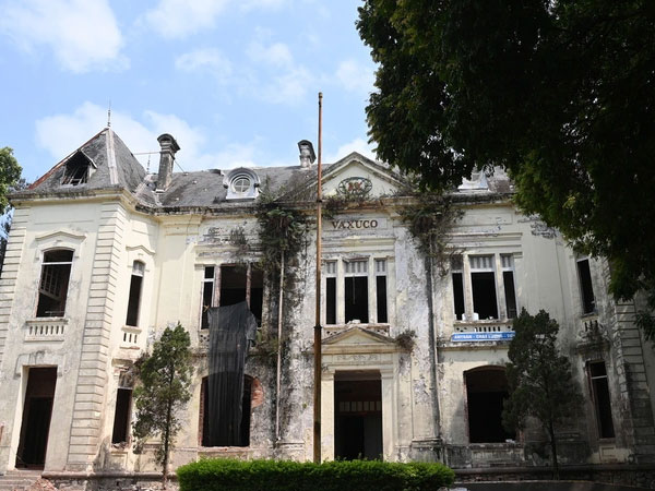 Hà Nội bất ngờ tạm dừng bán 600 biệt thự cũ