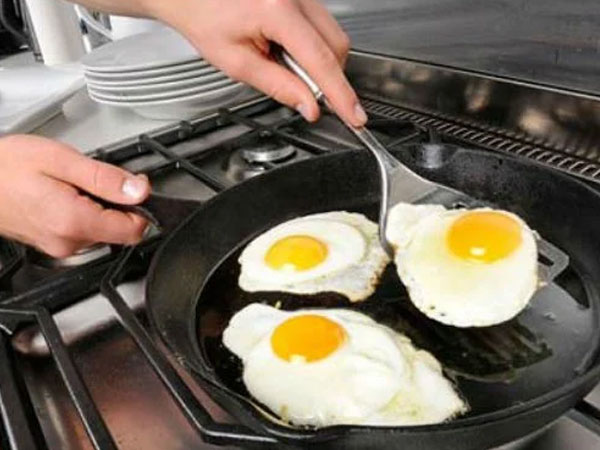 Loại chảo là 'thủ phạm' gây ung thư, thậm chí làm sảy thai ở mẹ bầu, đáng tiệc lại là vật dụng quen thuộc của mọi gia đình