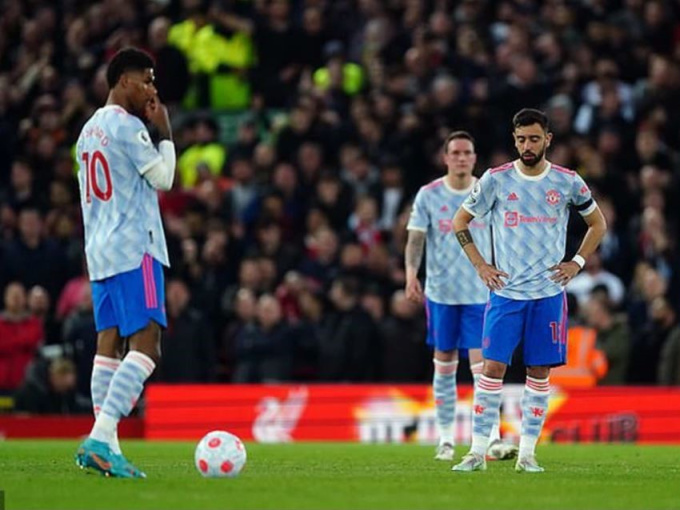 MU chạm hàng loạt kỷ lục buồn sau trận thua thảm Liverpool