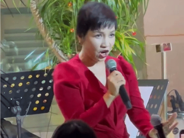 Chuyện gì đây: Diva Mỹ Linh phổ cập kiến thức thanh nhạc cho khán giả ngay tại đêm nhạc?