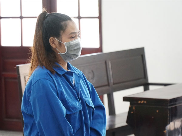 Ghen tuông, tưới xăng thiêu sống ‘chồng hờ’