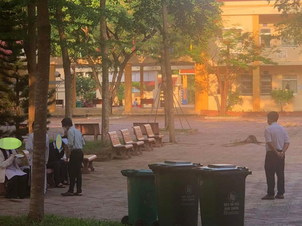 Diễn biến mới nhất vụ hiệu phó trường chuyên bắt học sinh ăn thức ăn lấy từ thùng rác