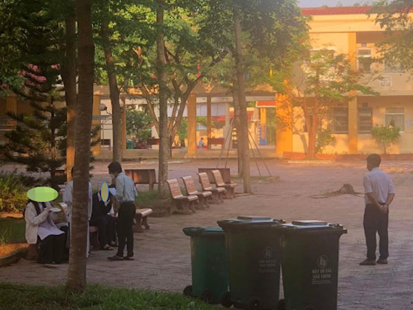 Vụ Hiệu phó yêu cầu HS ăn thức ăn lấy lại từ thùng rác: Phụ huynh không vô can trong câu chuyện này