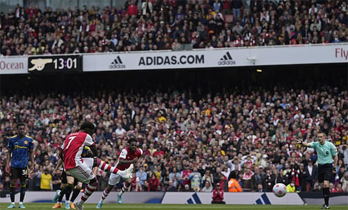 Thua cách biệt Arsenal, MU ngày càng xa top 4