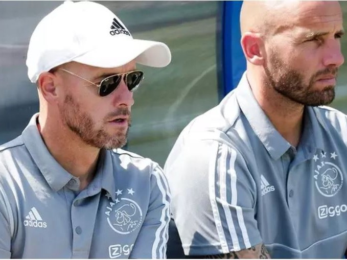 Trợ lý của Erik ten Hag chưa đến MU đã gây choáng