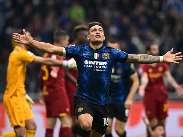 Thắng đội bóng của Mourinho, Inter trở lại ngôi đầu bảng
