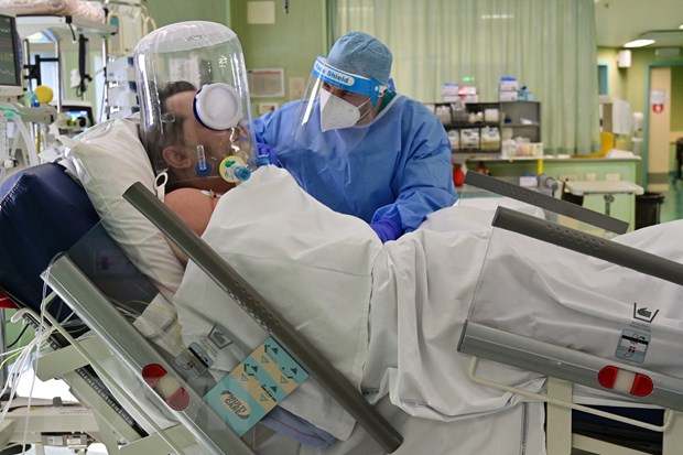 Nghiên cứu mới khiến giới chuyên gia đặc biệt lo ngại về 'Covid kéo dài' Chỉ 29% bệnh nhân nhập viện phục hồi hoàn toàn sau một năm