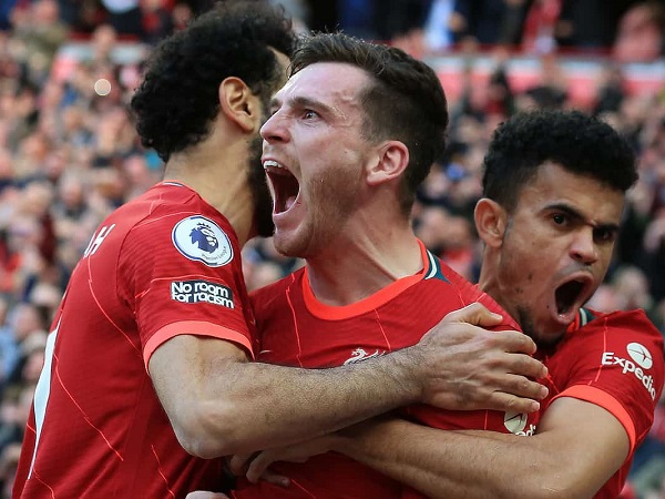 Liverpool kiên trì bám đuổi Man City, đẩy Everton xuống nhóm 'cầm đèn đỏ'